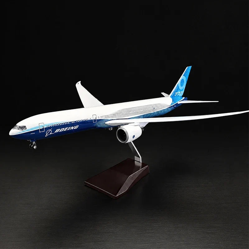 Boeing 777-9 Modell im Maßstab 1:163 mit klappbaren Flügelspitzen