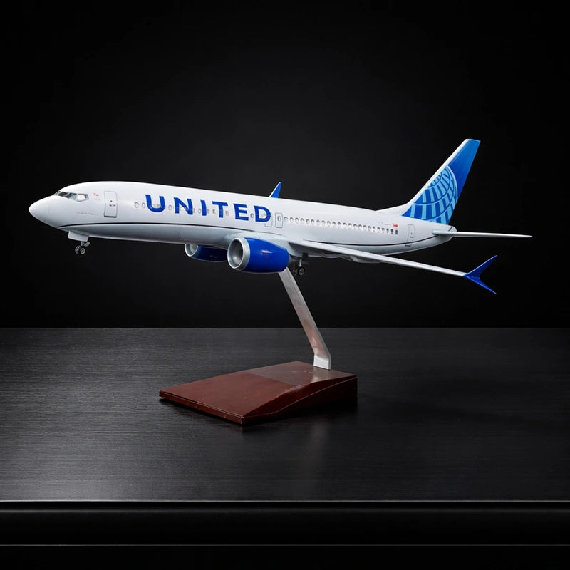 United Airlines Boeing 737 1:85 Scale