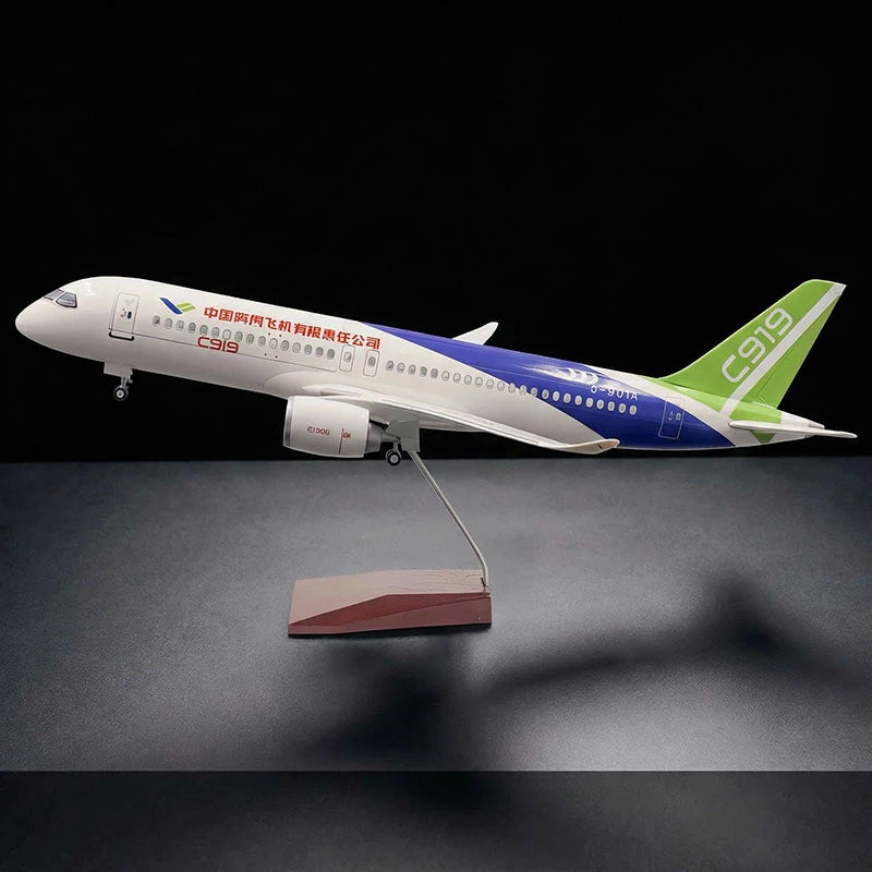 COMAC C919 1:82 Scale