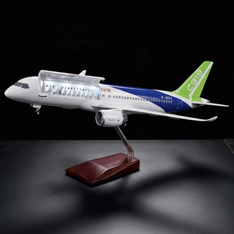 COMAC C919 1:82 Scale