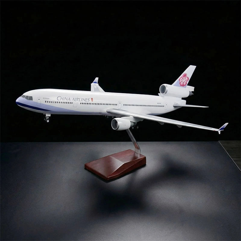 McDonnell Douglas MD-11 1:130 Scale