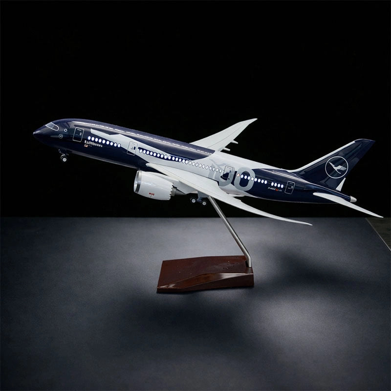 Boeing 787-9 Dreamliner 1:130 Scale