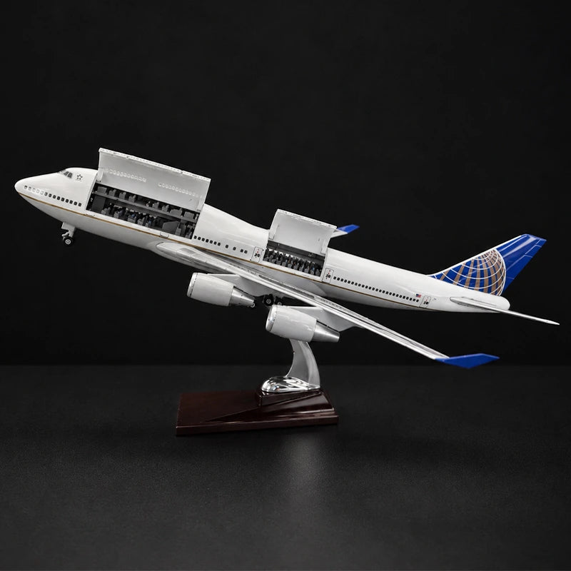 United Airlines Boeing 747 1:150 Scale
